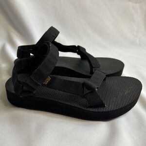 Women’s size 9 black Teva platform sandals
